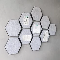 QUVIO Vilten Memobord Hexagon Set Van 10 - Grijs 7 QUVIO Vilten Memobord Hexagon Set Van 10 - Grijs -Home Decoration Store 1000071631 0103