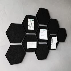 QUVIO Vilten Memobord Hexagon Set Van 10 - Zwart 7 QUVIO Vilten Memobord Hexagon Set Van 10 - Zwart -Home Decoration Store 1000071632 0103